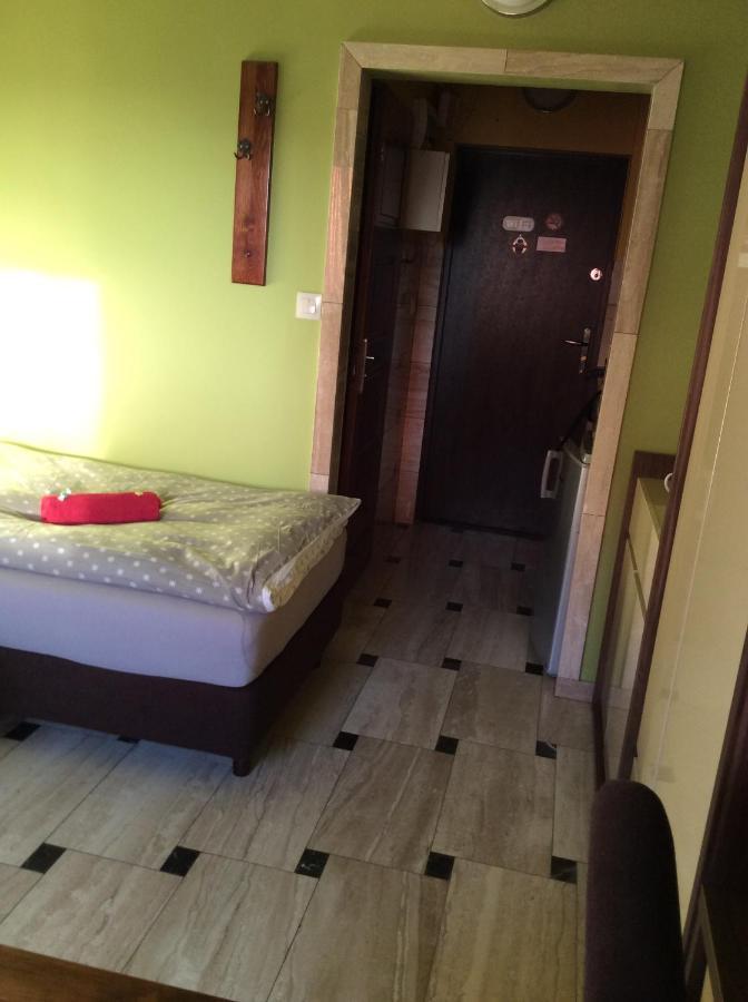Mika Rooms Raclawicka 144 & Wislicka 3 Studio - Adults Only Warszawa Exteriör bild